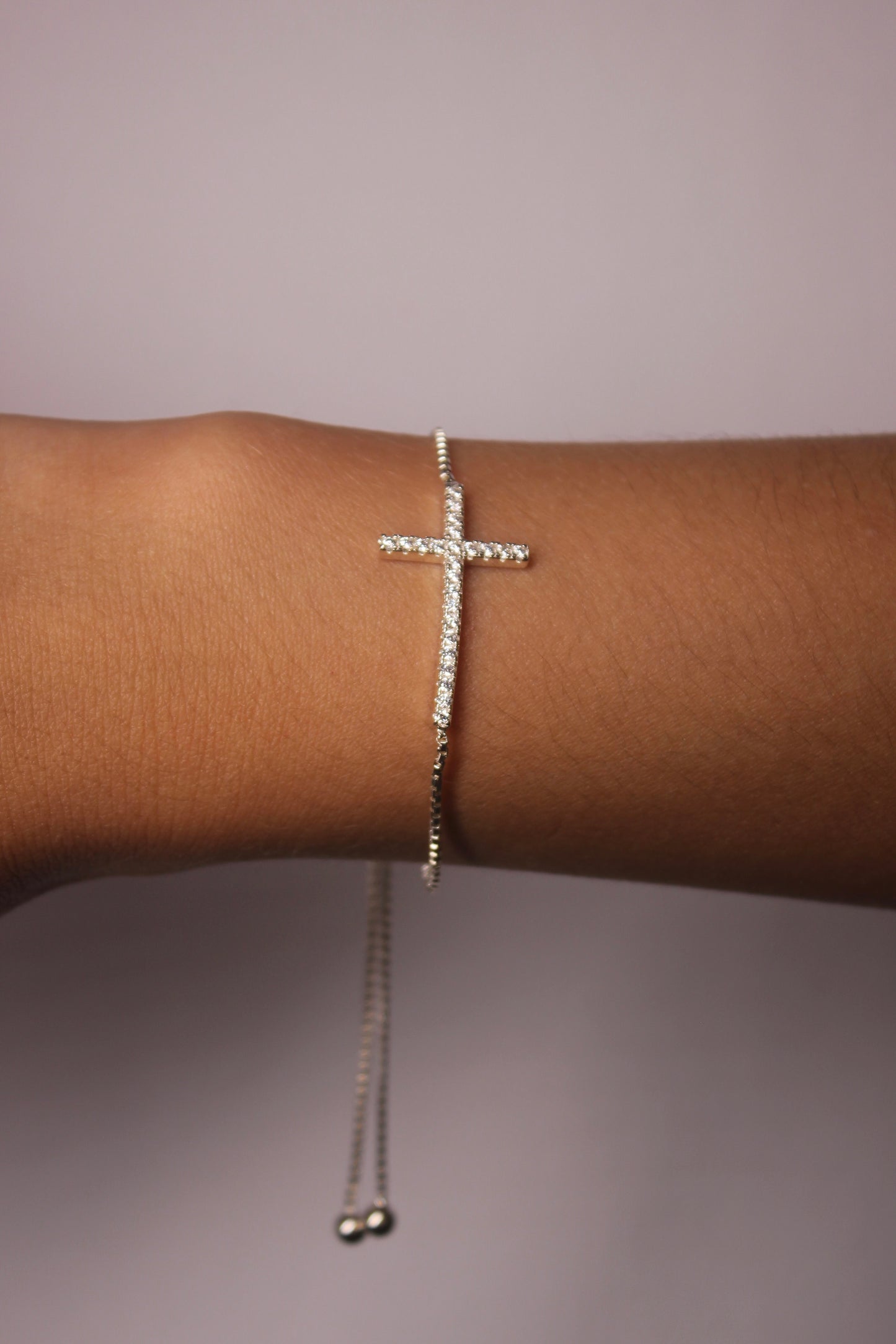 Pulseira Cruz Cravejada Regulável em Prata 925