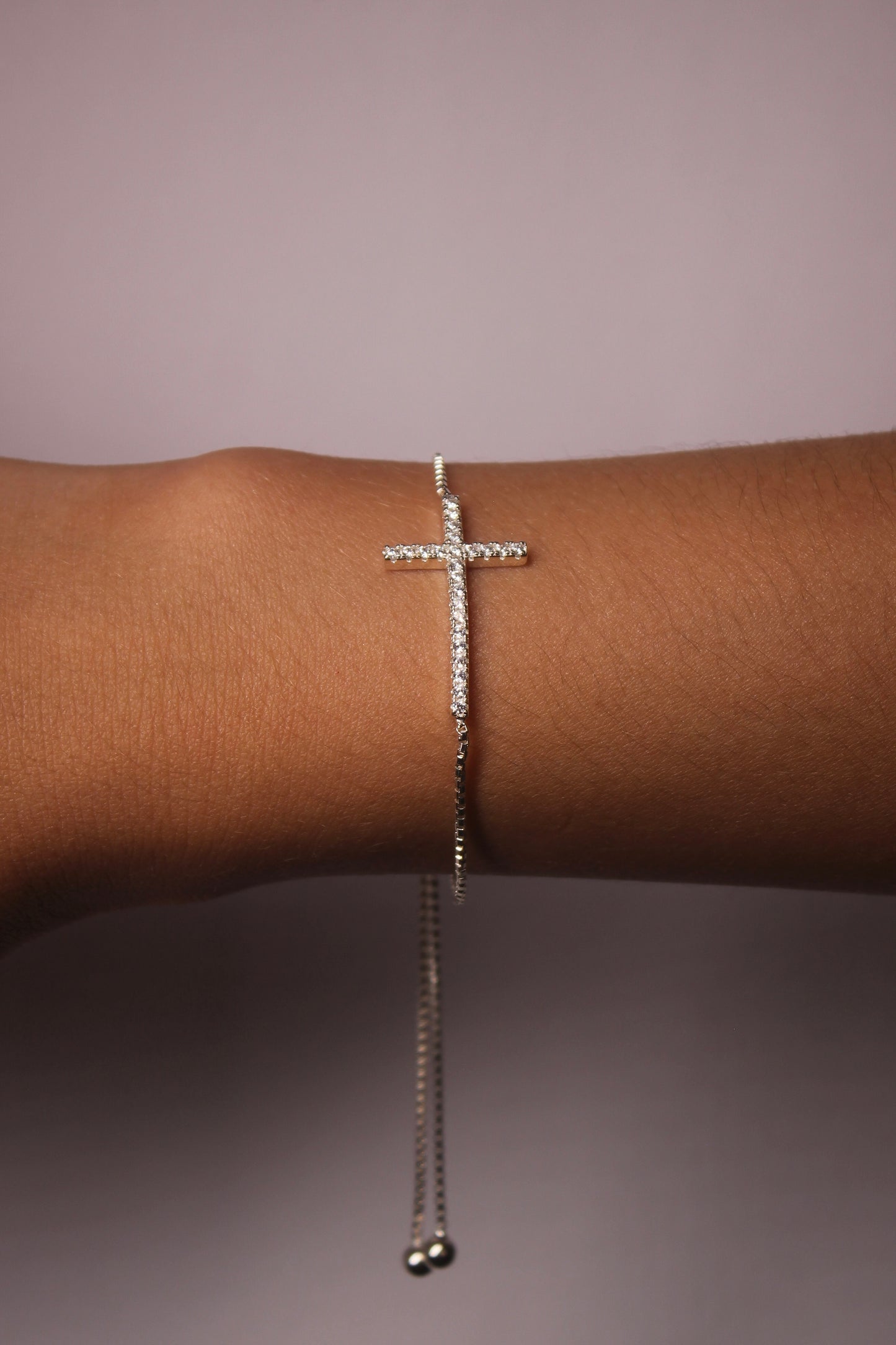 Pulseira Cruz Cravejada Regulável em Prata 925