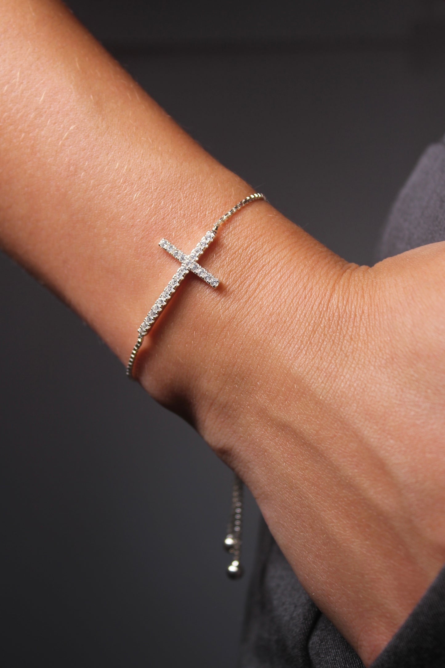 Pulseira Cruz Cravejada Regulável em Prata 925