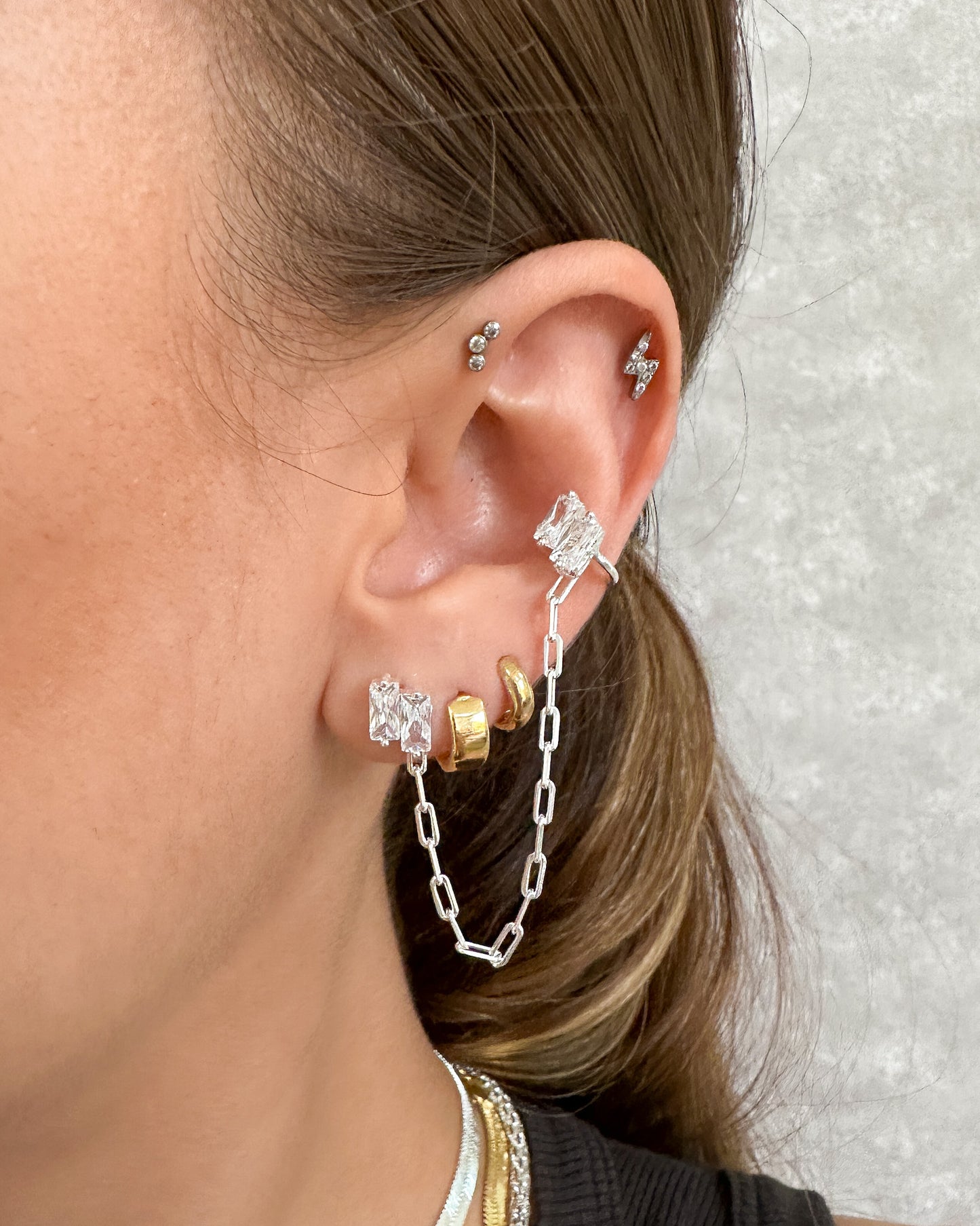 Brinco Ear Line Zircônias Baguette