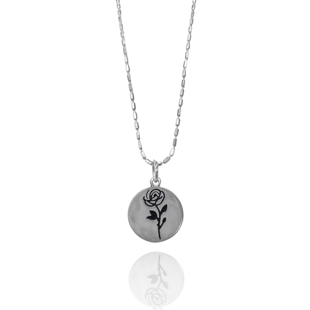 Gargantilha Medalha Rosa em Prata 925