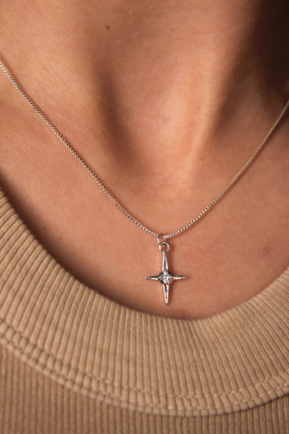 Gargantilha Croix Ponto de Luz