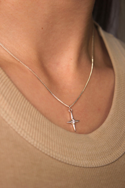 Gargantilha Croix Ponto de Luz